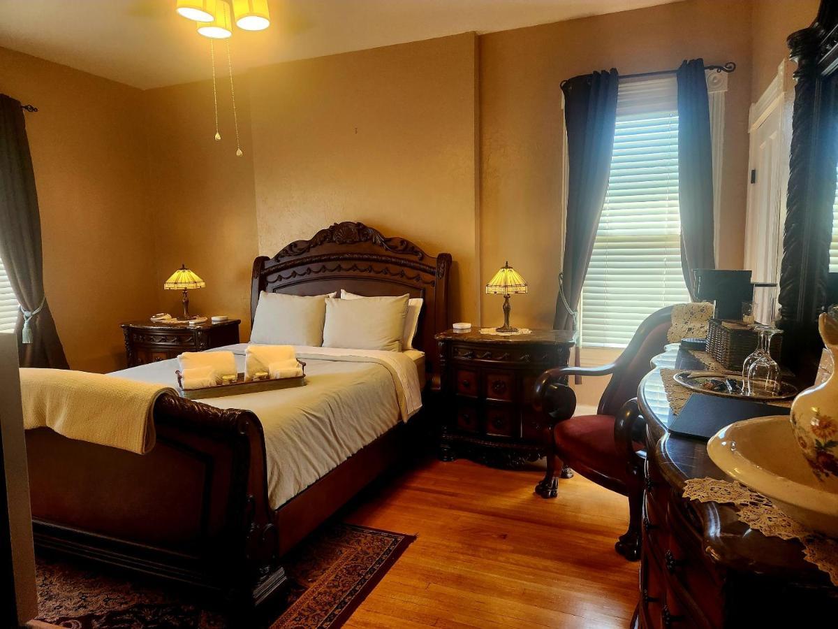 Downen House Bed & Breakfast 普韦布洛 外观 照片