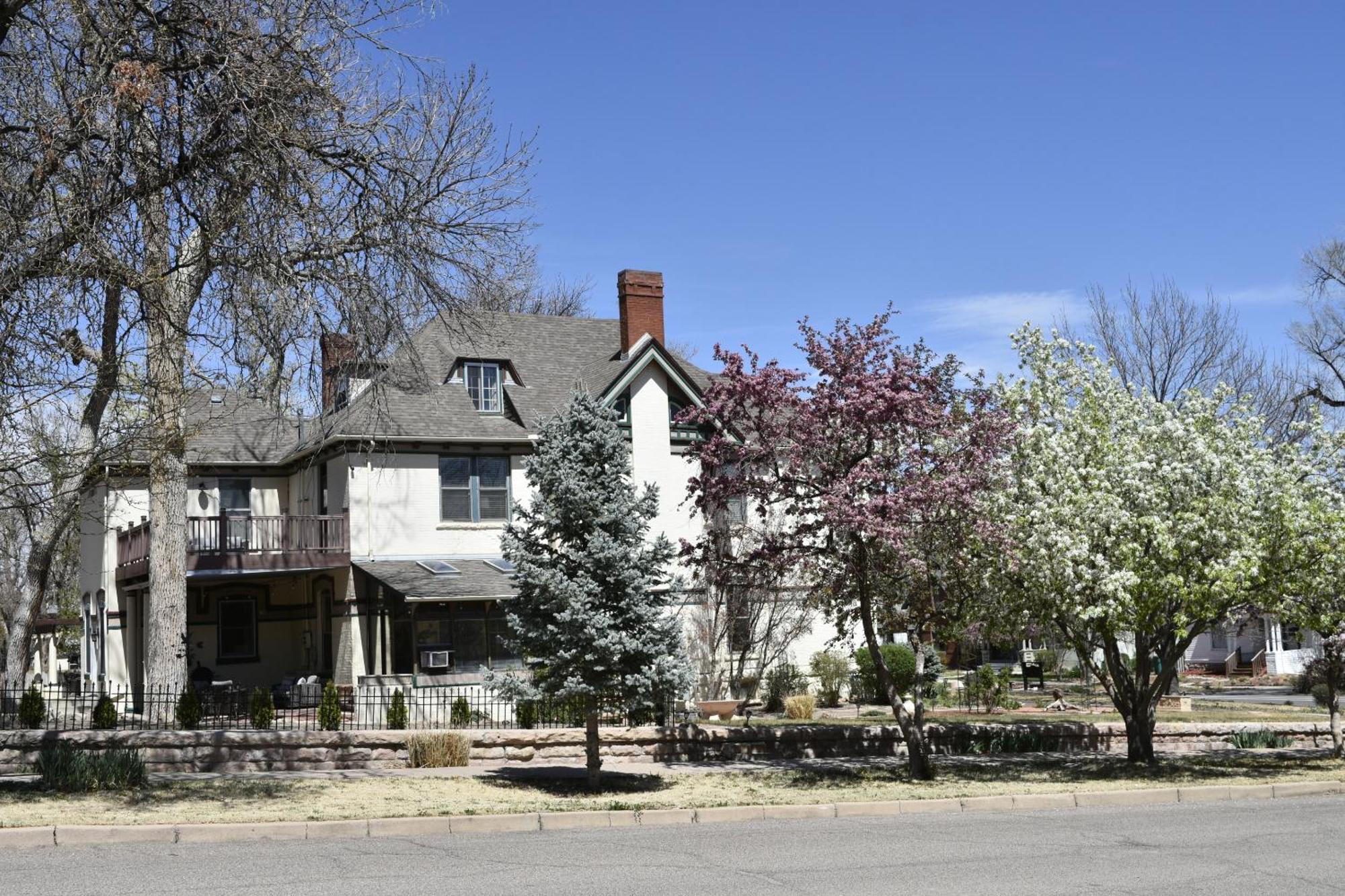 Downen House Bed & Breakfast 普韦布洛 外观 照片