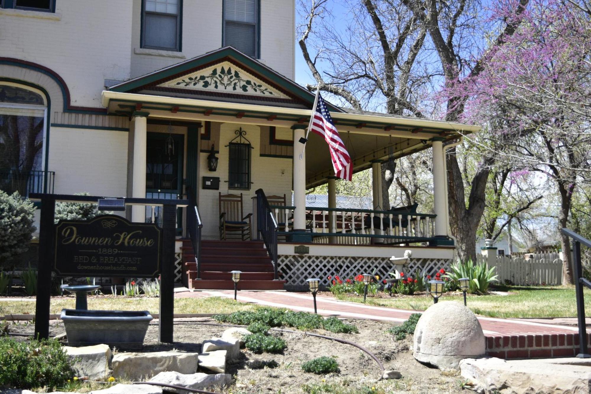 Downen House Bed & Breakfast 普韦布洛 外观 照片
